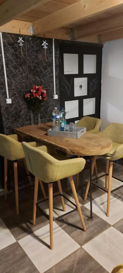 B&B Mirage Frecourt Экстерьер фото