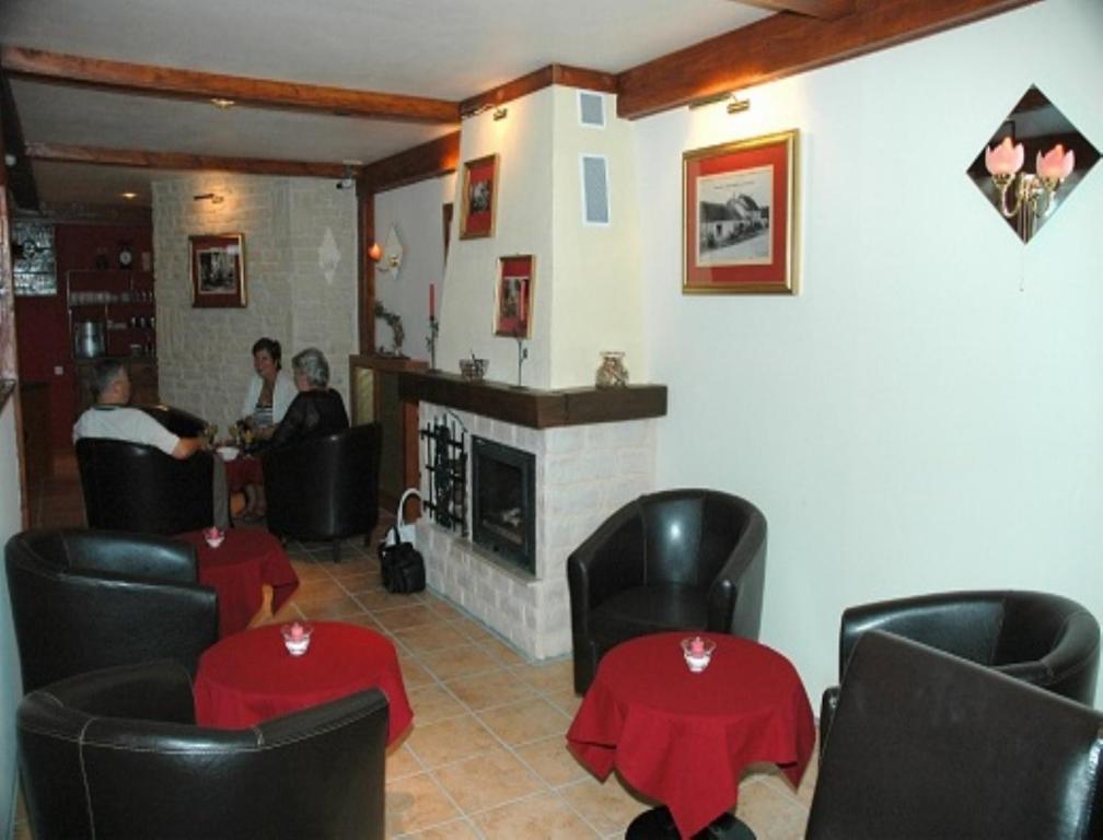 B&B Mirage Frecourt Экстерьер фото